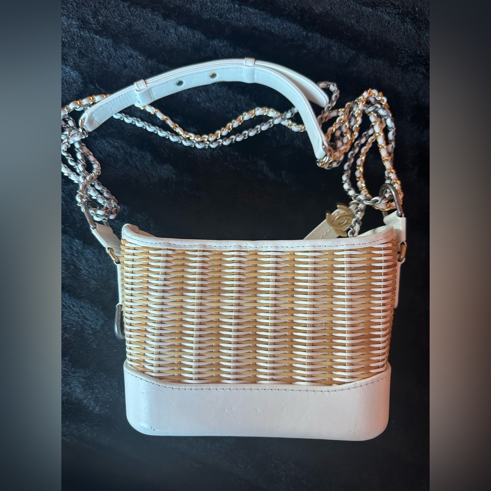 Channel small Rattan Gabrielle Hobo 2020 collection - Picture 12 of 15